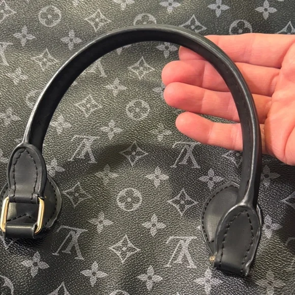 Chic Black Monogram Tote Bag - Picture 9 of 12